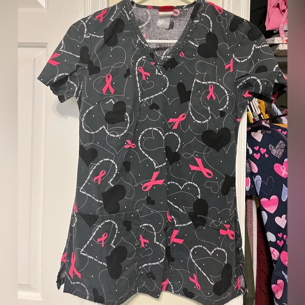 Scrub top